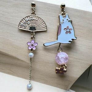 New Asymmetrical Gold Tone Cat and Fan Fashion Costume Earrings